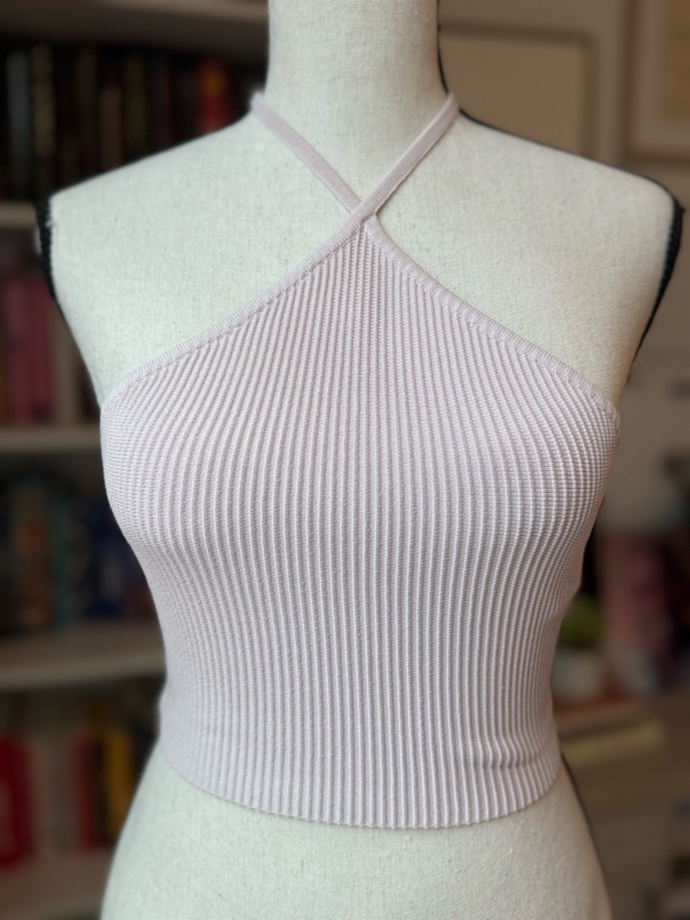 NWT Aritzia Babaton Sculpt Knot Halter Top